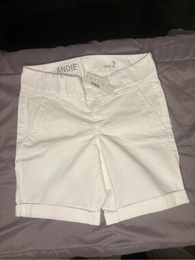 J.Crew Women's White Andie Chino Shorts Size 2 - New With Tags (NWT)
